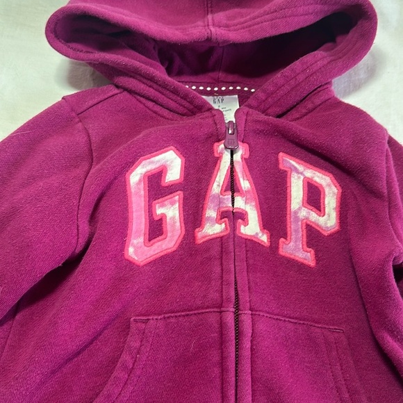 GAP kids - full zip hoodie. Size 2 - Picture 3 of 4